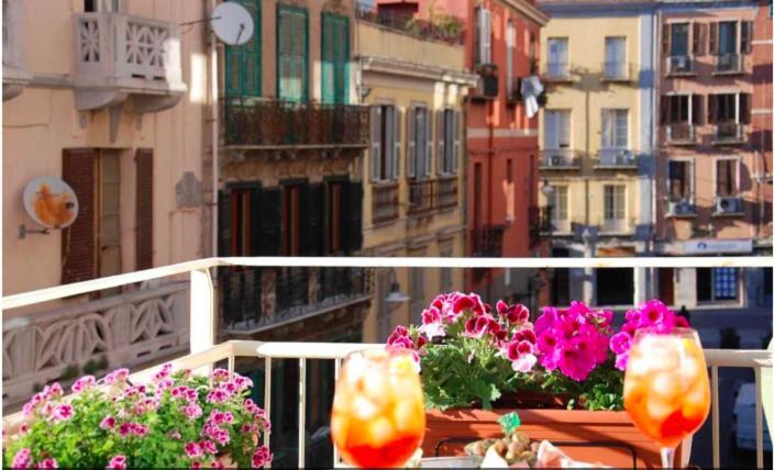 Centro Storico Via Sassari Accommodation كالياري المظهر الخارجي الصورة